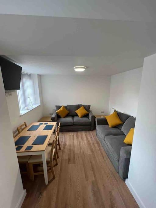 Апартаменти Newly Built 2 Bed Flat In The Heart Of Лік Екстер'єр фото